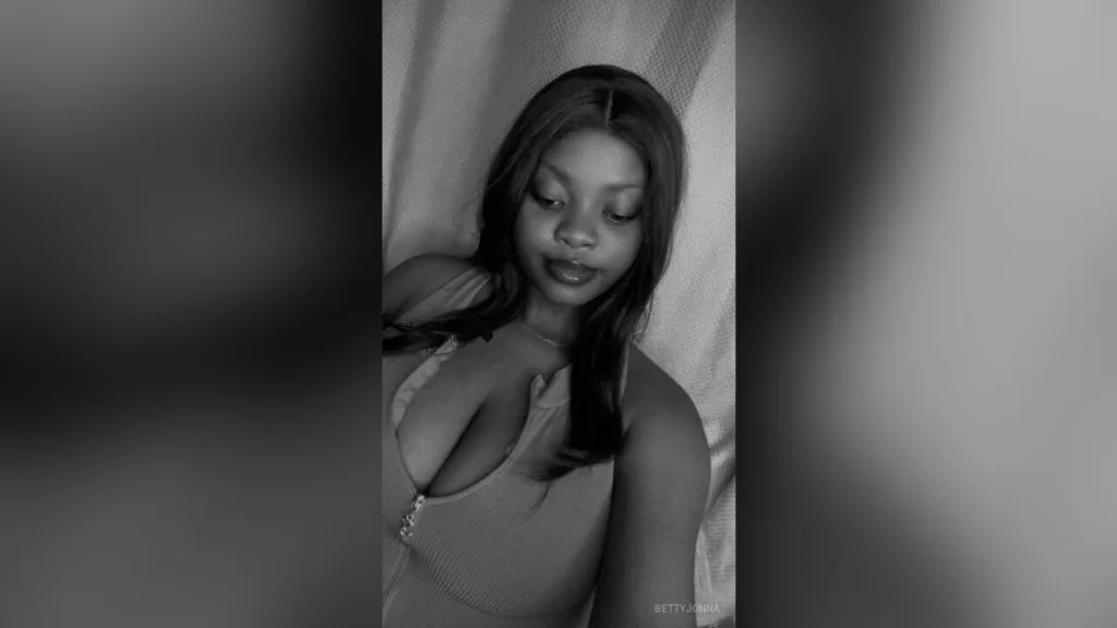 BettyJonna — I love looking cute ☺️