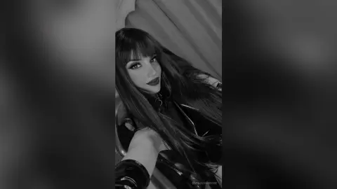 EmiliaVanRose — 1