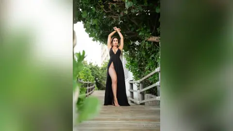 CarlaFerrara — Commanding this beach flawlessly