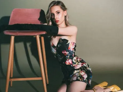 AngelikaLarson — LiveJasmin cam model