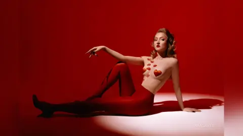 MiaCartie — 🥵hot  red