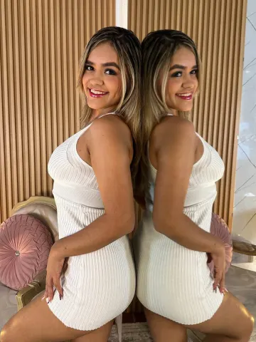 ValentinaCrown — Streamate Photos