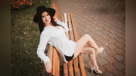 Adeline — 👒👒👒