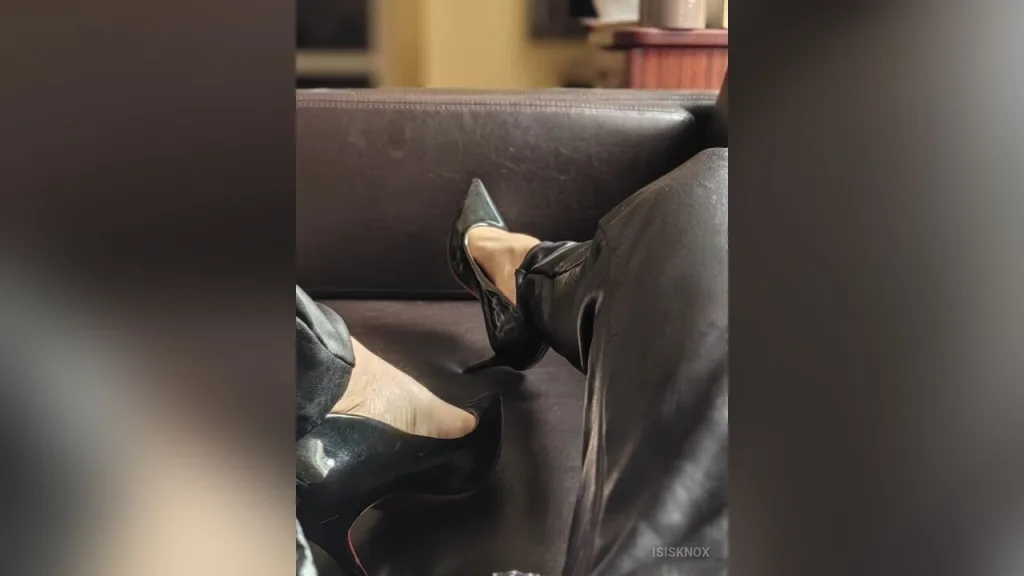 IsisKnox — Nylons