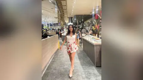 MariaHillary — Lady in Red