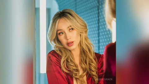 JessyCusack — Blonde on black perfect mix