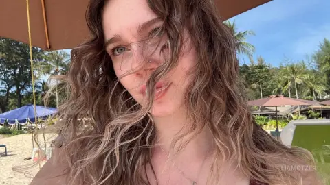 LiaMotzer — the wind gets tangled in my hair