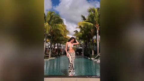 EvelynMills — 🌴🌴🌴🌴🌴