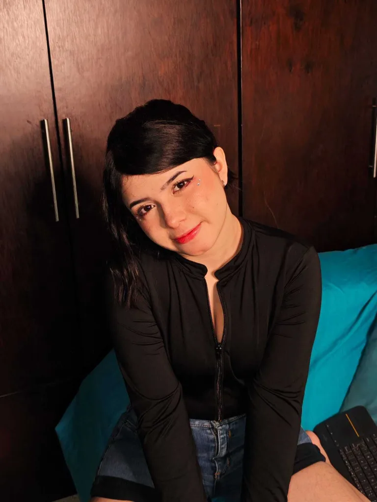 Lily_Mai — Streamate Photos