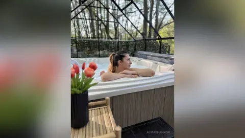 AlmaShannon — Jacuzzi