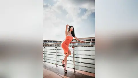 Adeline — Orange color suits me ?