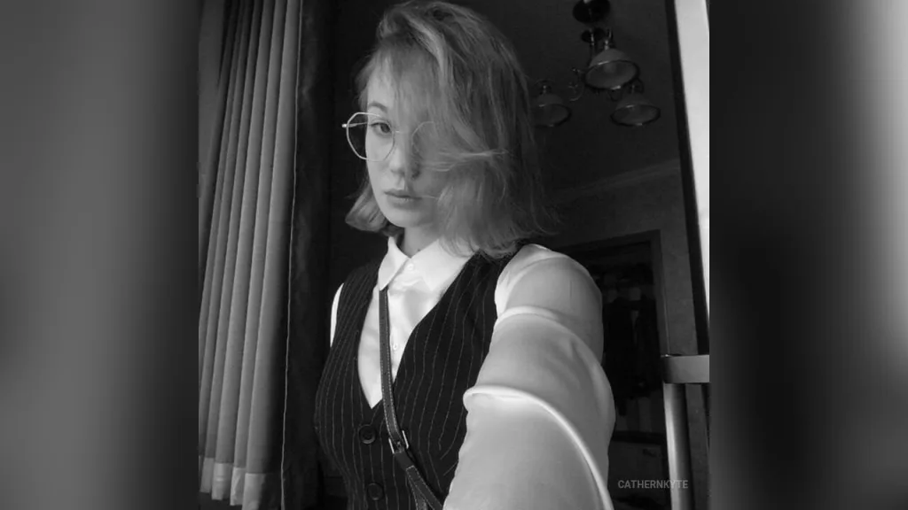 CathernKyte — live cam