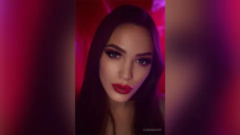 AlienaMoore — Lips