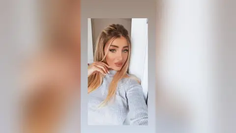 KeylaVanis — Selfie