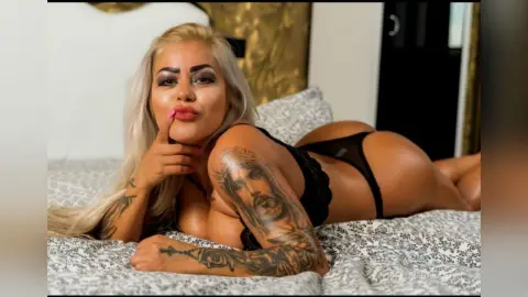 LorenaKarter — Mrrr 😈