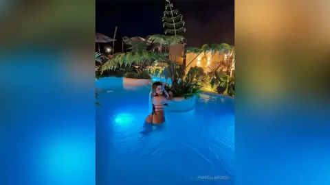 FiorellaRossi — Let's get wet
