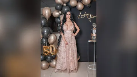LaurenceRose — I love my dress !!