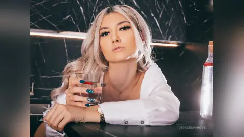 DeniseMoroye — Playful in the kitchen