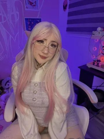 MiwaViolet302 — Streamate Photos