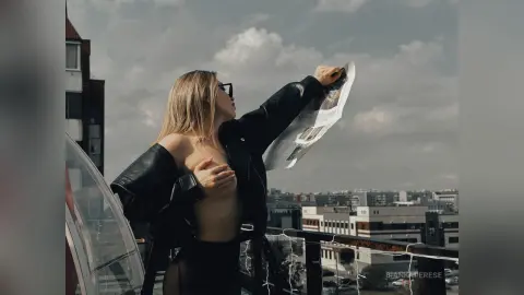 BiankaPerese — Walk to the roof