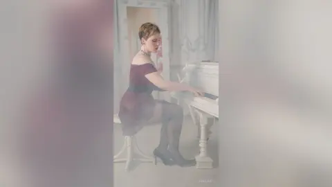 AvaLindt — Piano story