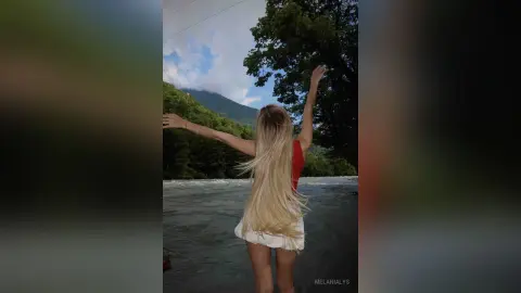 MelaniaLys — vacation😍