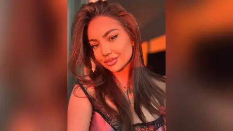 Rita — Selfies