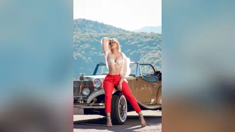 AmelieSkylar — Red Hot Chilli