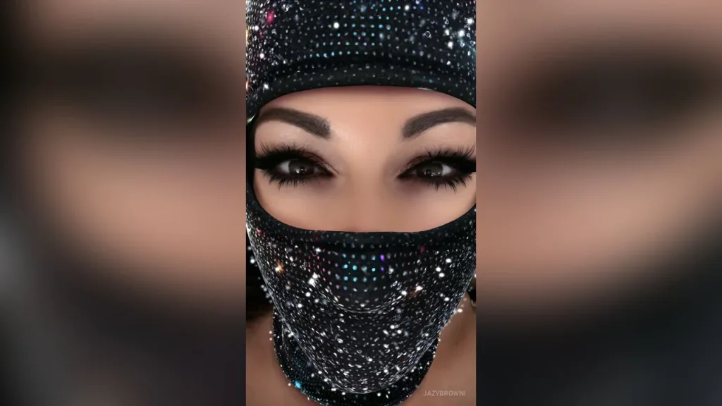 JazyBrowni β live cam