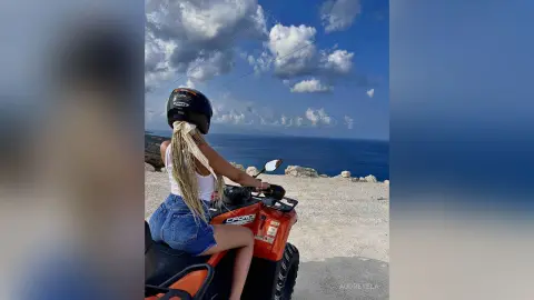 AudreyEla — Vacay🌊🌸🏝️