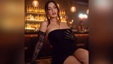 LaraCole — Elegant and sensual 
