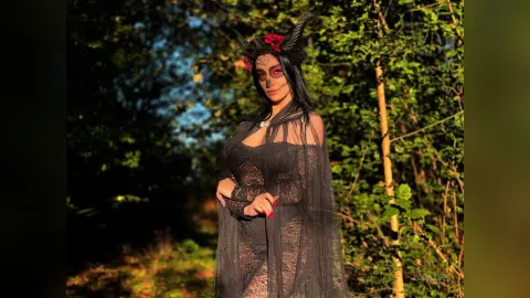LoraEve — Halloween.