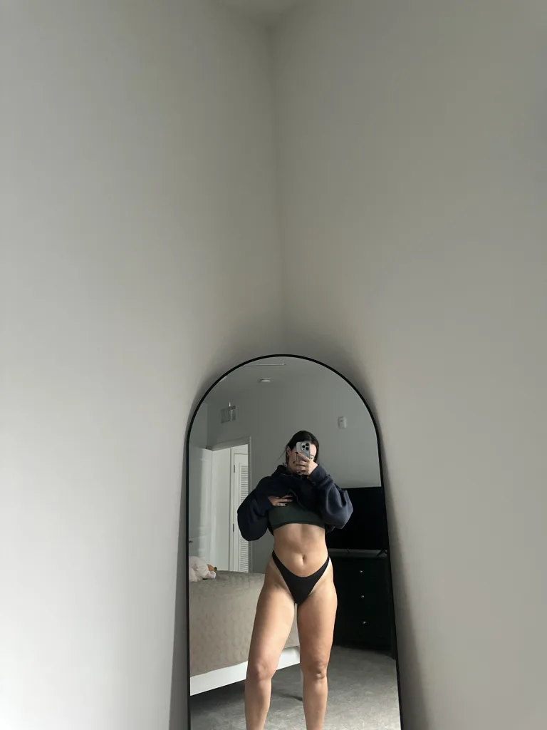 RobinMeadows — Streamate Photos