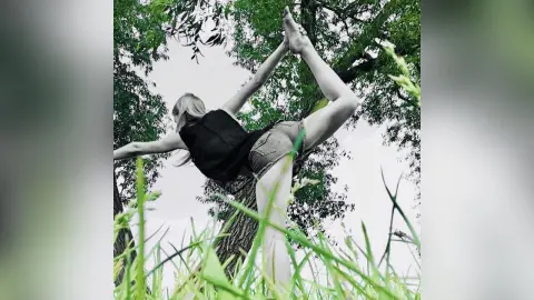 SophieWoods — Free