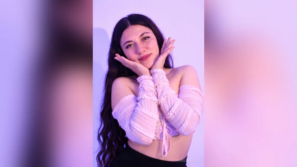 PamelaSorni — live cam