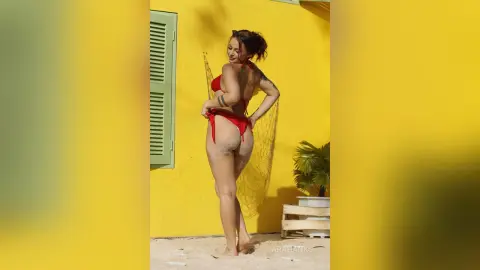 SaraHanks — Sand, skin and temptation😏