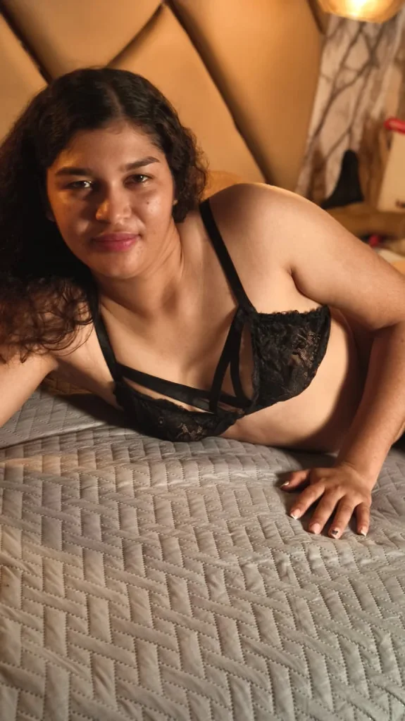 aven_Collinz — Streamate Photos
