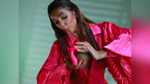 LaraAdler — Fuchsia Flex