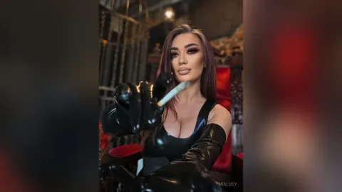 MiaLucy — Open mouth