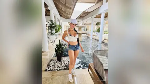 BellaaJones — Let’s take a free time together 😝