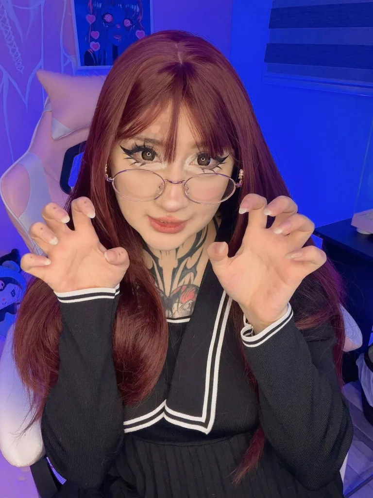 MiwaViolet302 — Streamate Photos