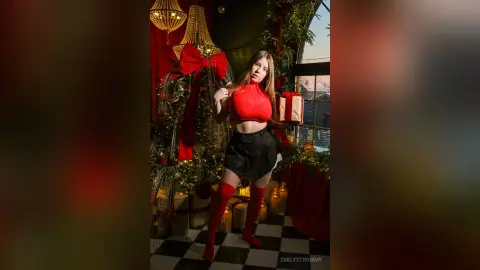 EmilyStrommy — here more🎁🎄