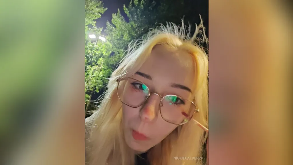 NickieCalderra — live cam