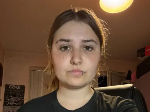 SenaidaObrzut cam model