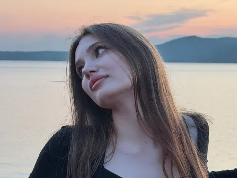 TwylaSkoff cam model