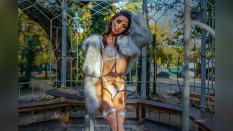 Minnie — Sexy Minnie