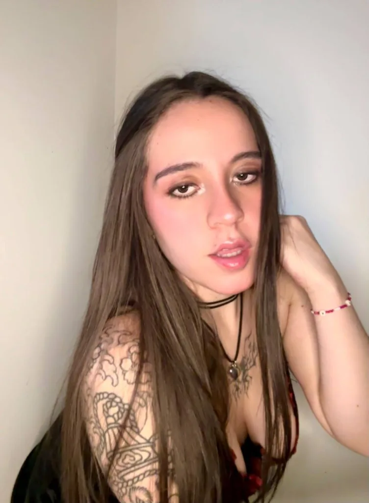 DaphneMeek — Streamate Photos