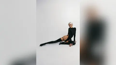 MoniqueHils — New