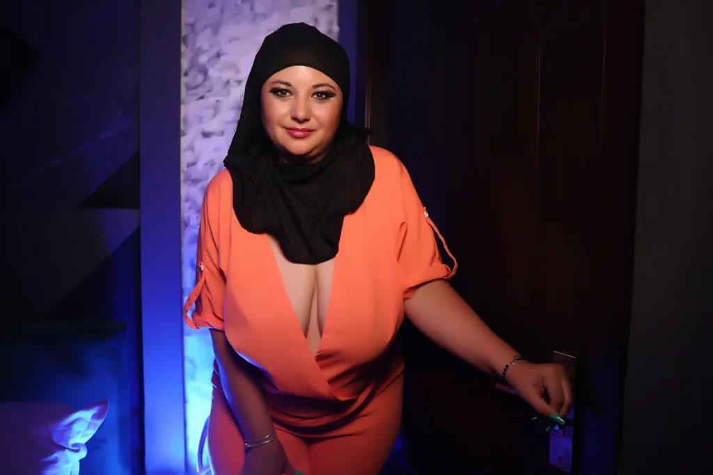 AleshaAziz — Streamate Photos