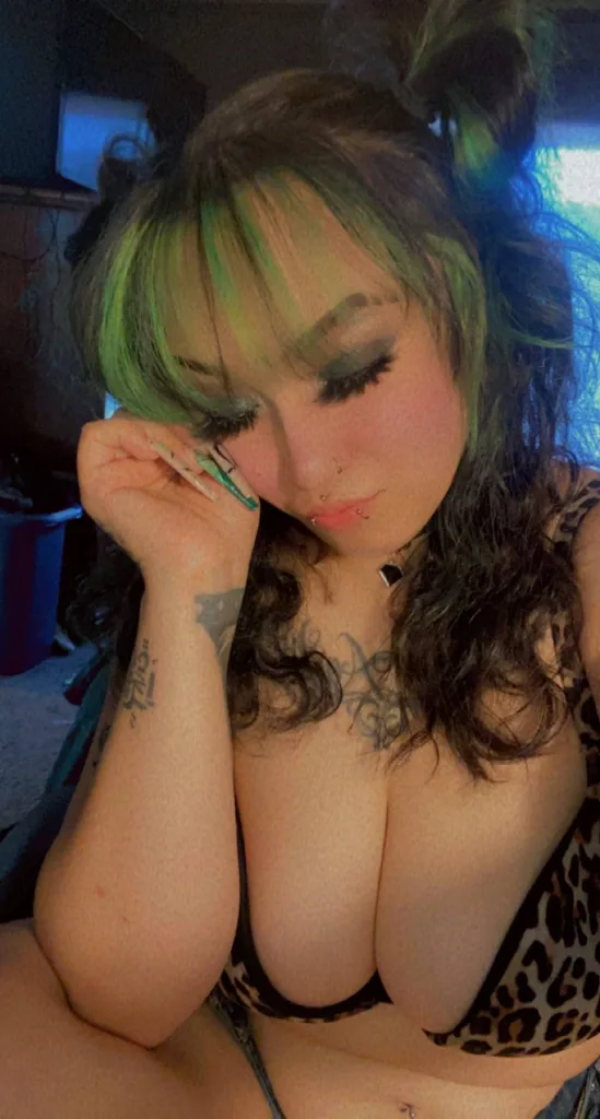 WickedWillowXO — Streamate Photos